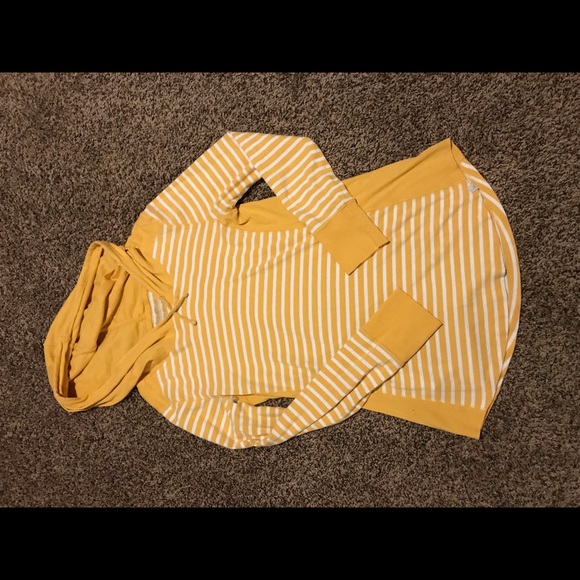 Tops - Picture 1 of 7